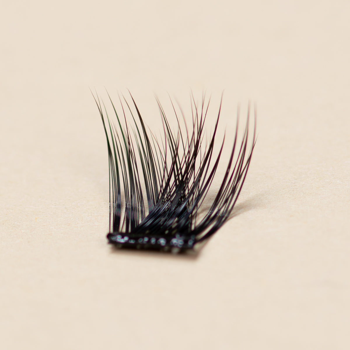 Pre-Glued Whispy Medium Volume Cluster
